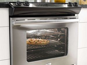 How to Reheat Pizza in the Oven Without Drying It Out Whirlpool