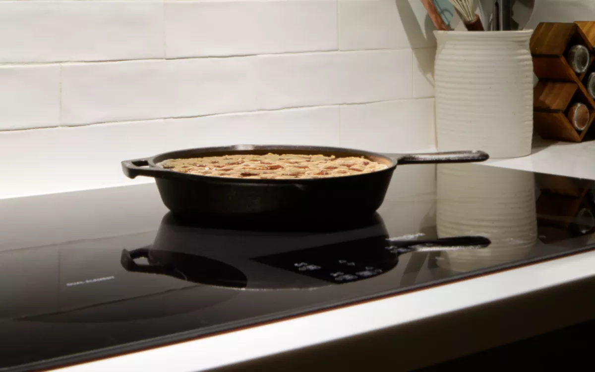 Nedsænkning triathlete ubrugt Can You Use Cast Iron on a Glass Cooktop? | Whirlpool