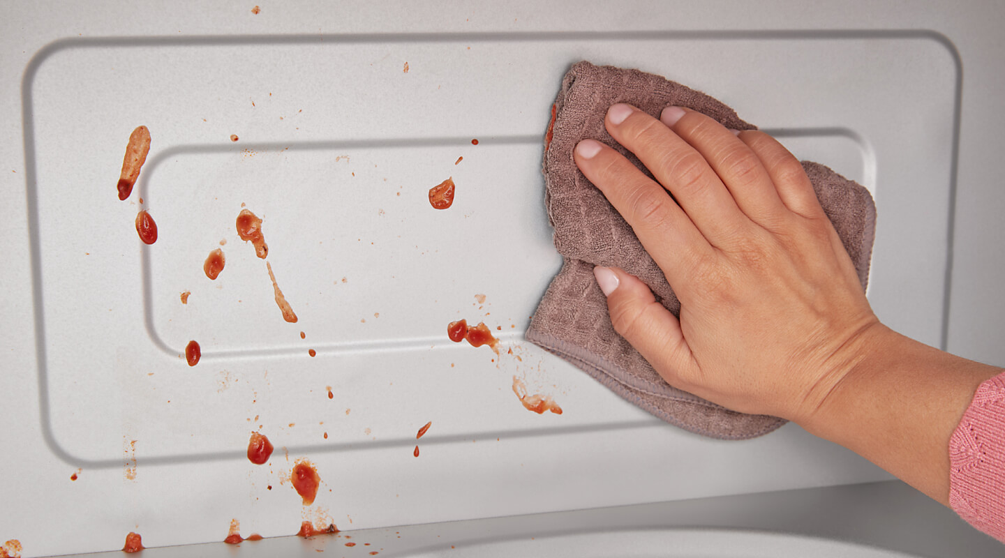How to Remove Microwave Smells & Stains