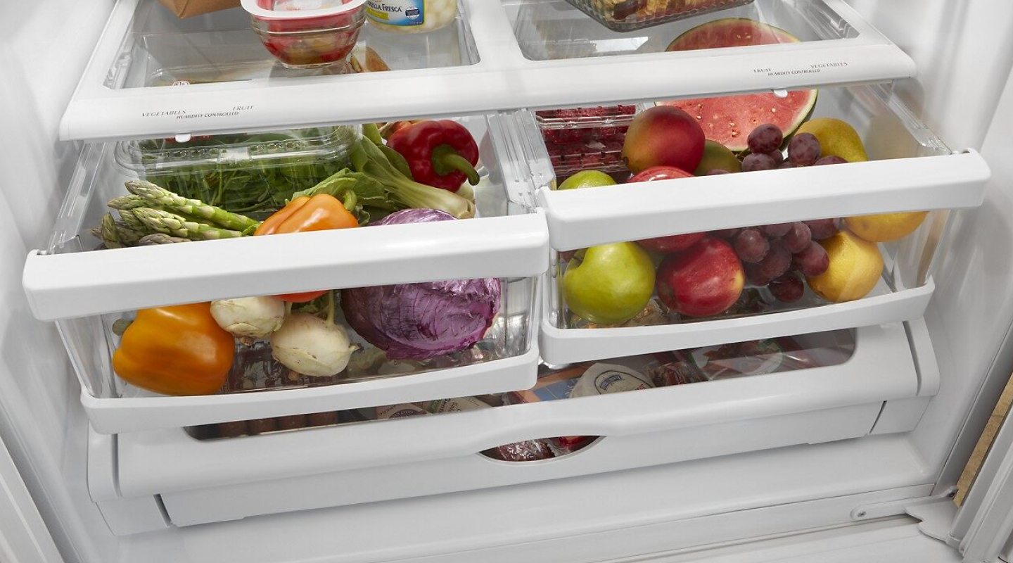 Fresh produce in refrigerator compartments