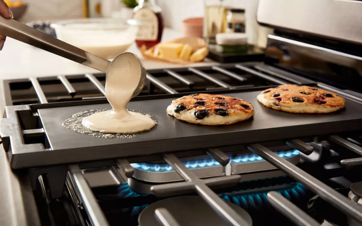 How to Use a Griddle on a Gas Stove