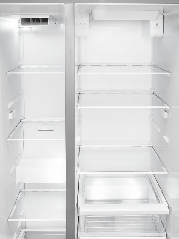 How to clean a refrigerator?
