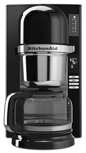 使用 KitchenAid 咖啡機，快捷簡易沖調心愛的咖啡。